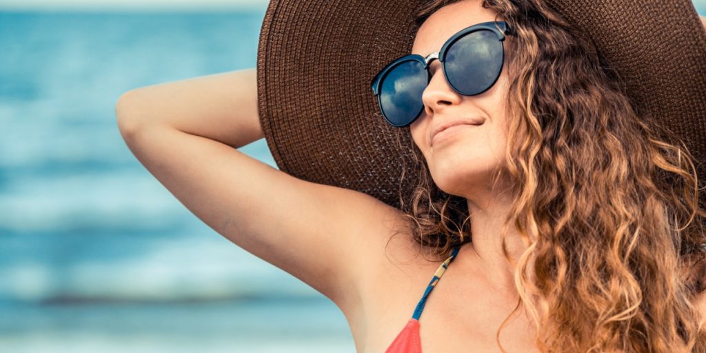 Como proteger seus cabelos durante o verão